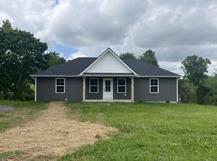 1051 Coolidge Rd, Lafayette, TN 37083