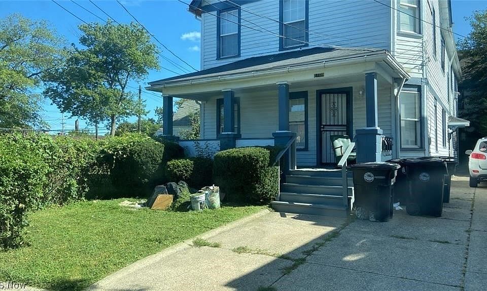 1st image of 1109 E 63rd St