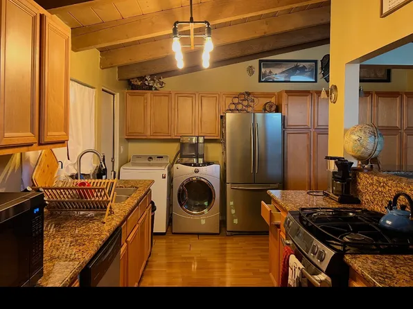 17545 Lassen St, Northridge, CA 91325