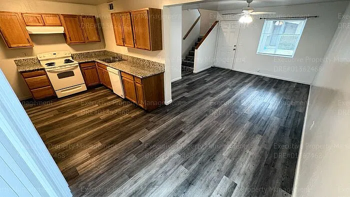 2 bed, 1.5 bath, 987 sqft, $1,395 — Photo 3