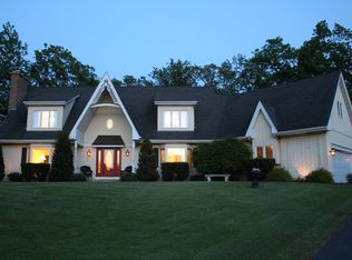 1S371 Saint Mihiel Dr, Winfield, IL 60190