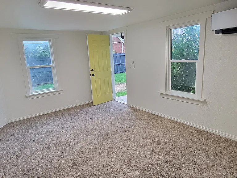 259 E Coatsville Ave — Photo 2
