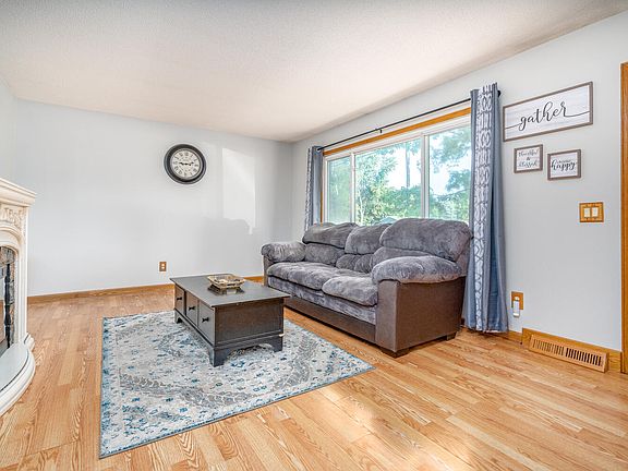 3rd image of 5560 Lantana Ave