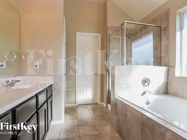 16318 River Wood Ct — Photo 10