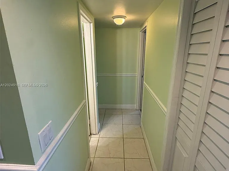 2020 NE 135th St #503 — Photo 10