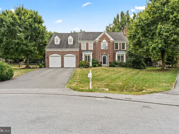 13001 Sturbridge Ct, Hagerstown, MD 21742