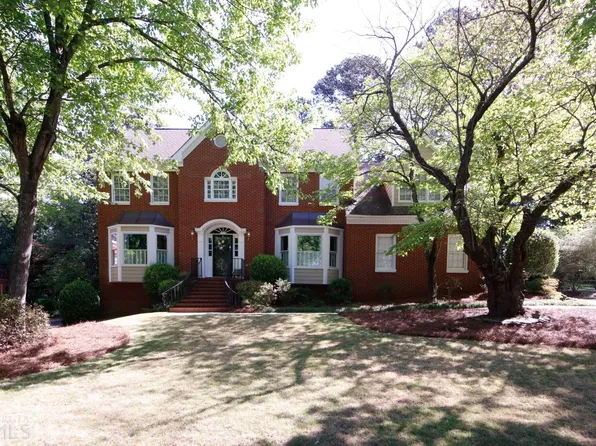 1750 Berry Ln, Snellville, GA 30078