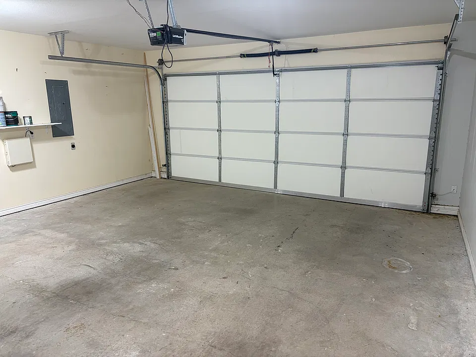 105 Thode St
