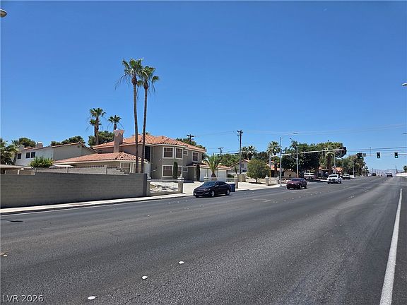 2nd image of 3013 W Oakey Blvd