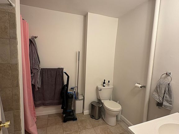 4th image of 220 Hanover St APT 7