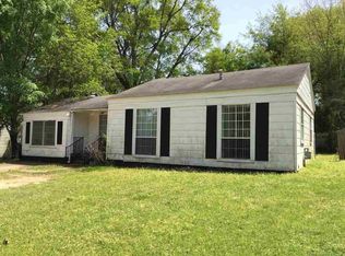 704 Redwater Rd, Wake Village, TX 75501