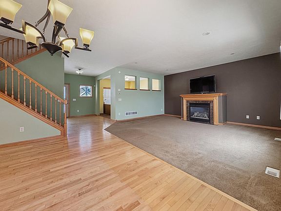4th image of 969 Kelly St
