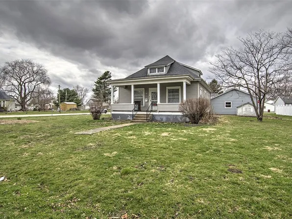 101 N Mary St, Assumption, IL 62510