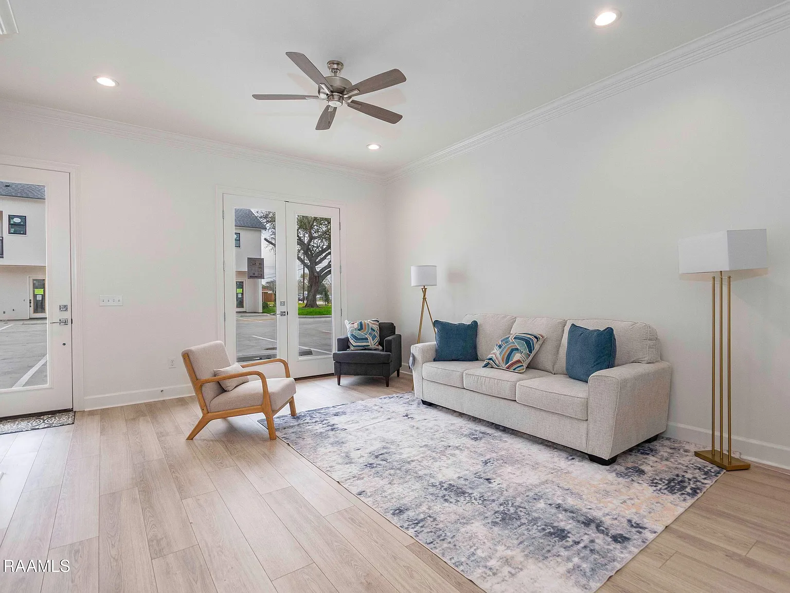 2 bed, 2.5 bath, 1398 sqft, $1,950 — Photo 2