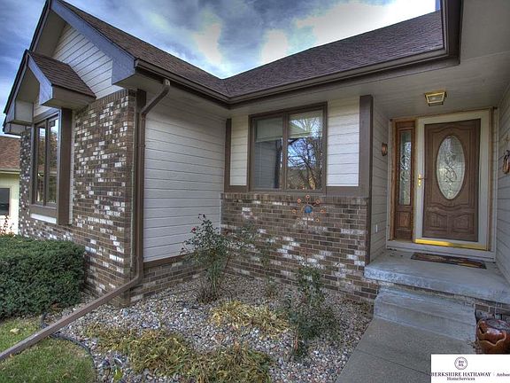2nd image of 1909 Skyhawk Ave