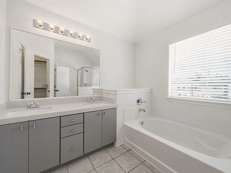 218 Plaza Del Sol Park — Photo 14
