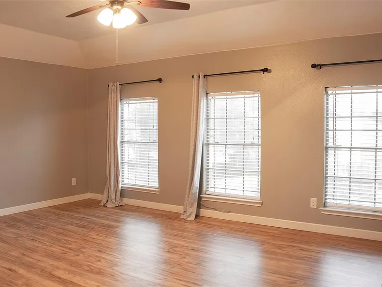 16130 Coleburn Dr — Photo 14