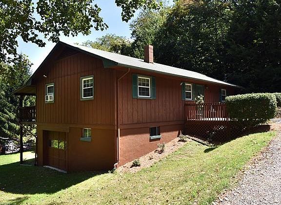 2nd image of 44 Robinhood Ln #33
