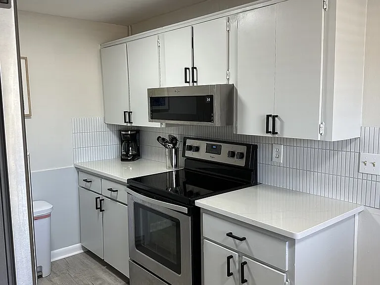 Southern Comfort Dr — Photo 8