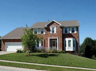 17334 Sharp St, Omaha, NE 68135