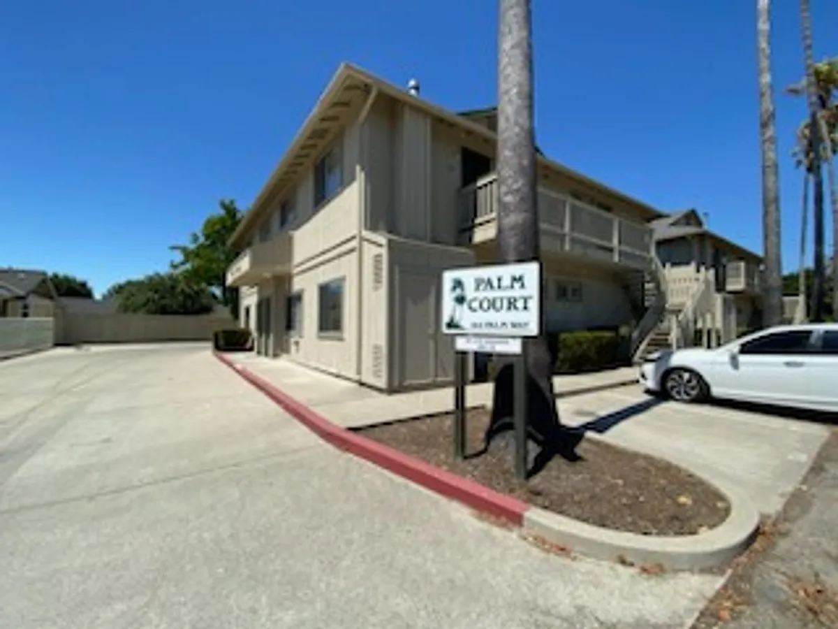 Building Photo - 363 Palm Way