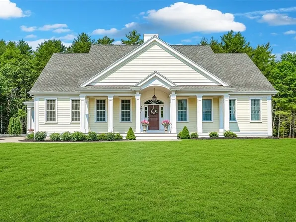 47 Meadowbrooke Ln, Middleboro, MA 02346