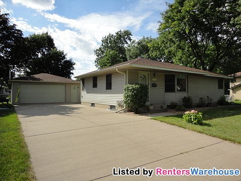 1st image of 6941 Douglas Dr N