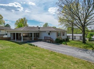 101 Davis St, Dixon, MO 65459
