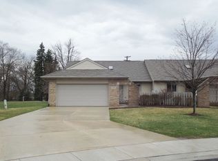 290 Addison Cir, Fowlerville, MI 48836