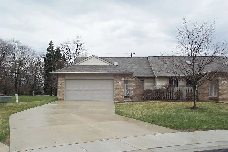 290 Addison Cir photo 1