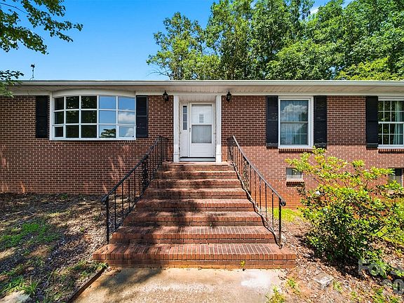 3rd image of 466 Shiloh Church Rd
