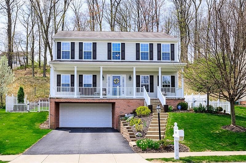 Welcome to 116 Blue Heron Dr - Move-in ready home in Pine Township.