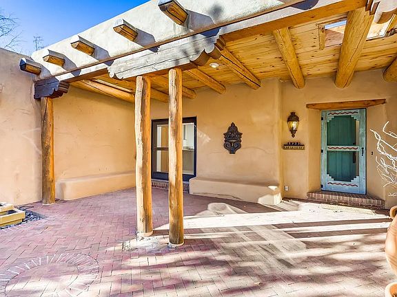 3rd image of 824 Camino De Las Trampas
