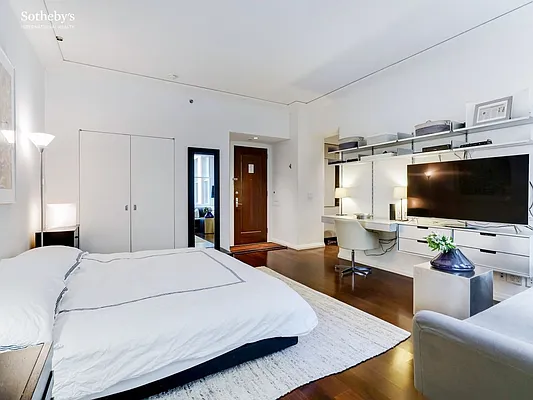 Rented by Sotheby's International Realty | media 17