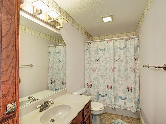 5th image of 206 Blue Ash Dr