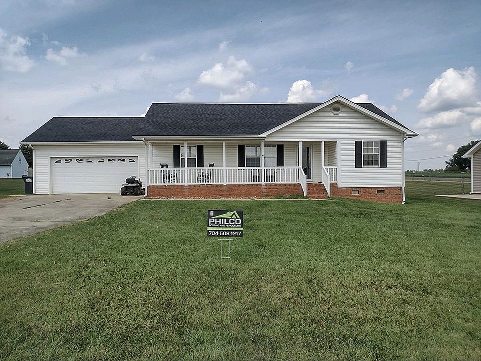 1st image of 108 Hayworth Ln