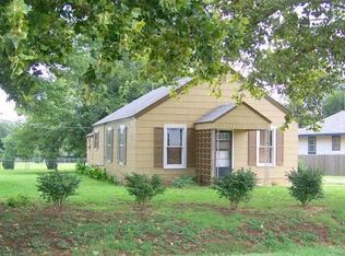 433 S Main St, Waukomis, OK 73773