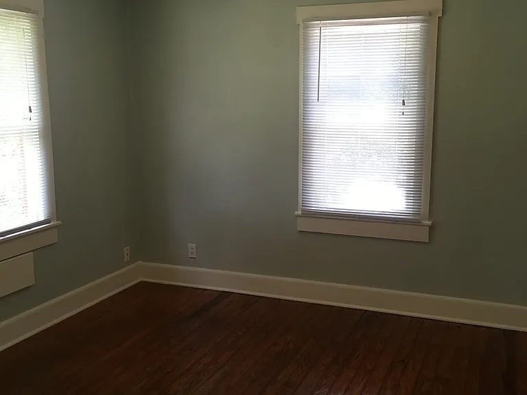 Newly remodeled 2 bedroom 1 bath upstairs apartment with private entrance in Dade City FL 2BR apartment Dade City 2 bedroom rental at 14144 10th Street Dade City with shared washer dryer upstairs apartment in Dade City Florida Cozy 2 bed 1 bath apartment