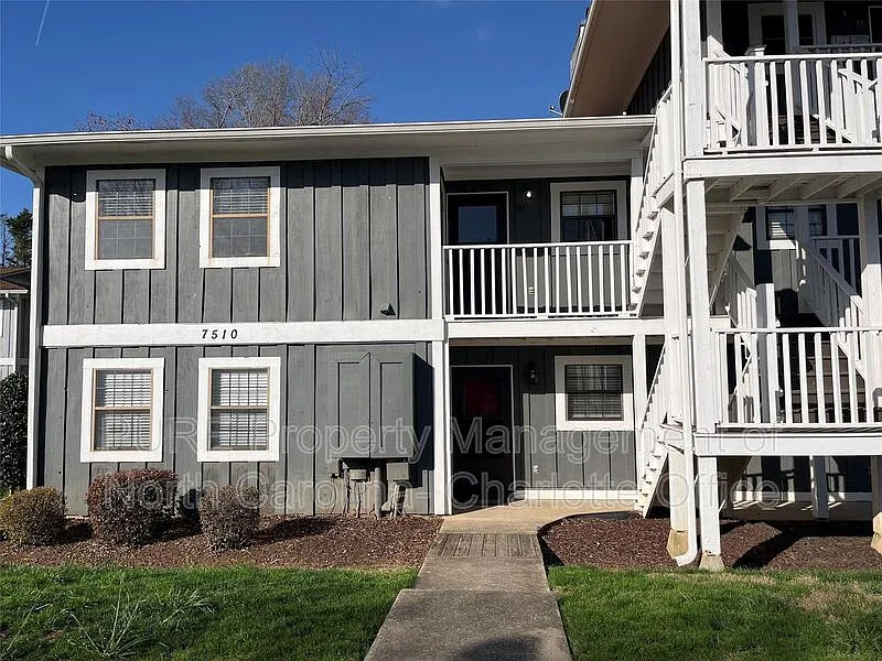 Building Photo - 7510 Woods Ln #30