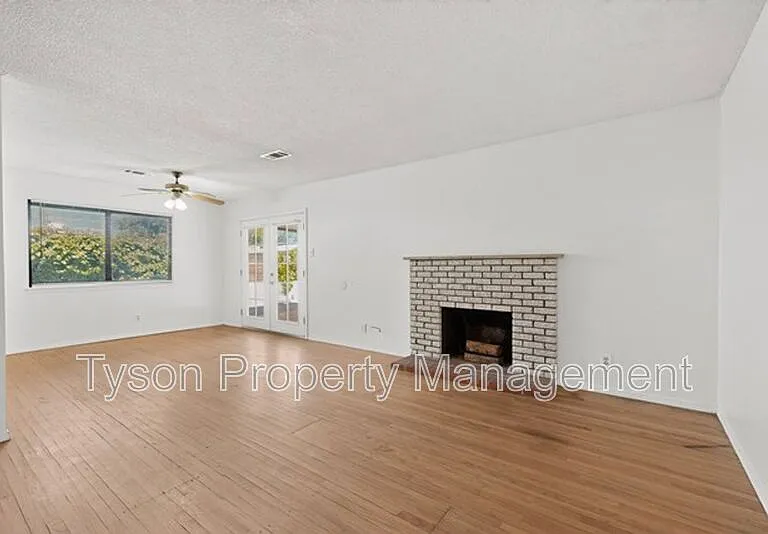 9509 Dona Marguerita Ave NE — Photo 3