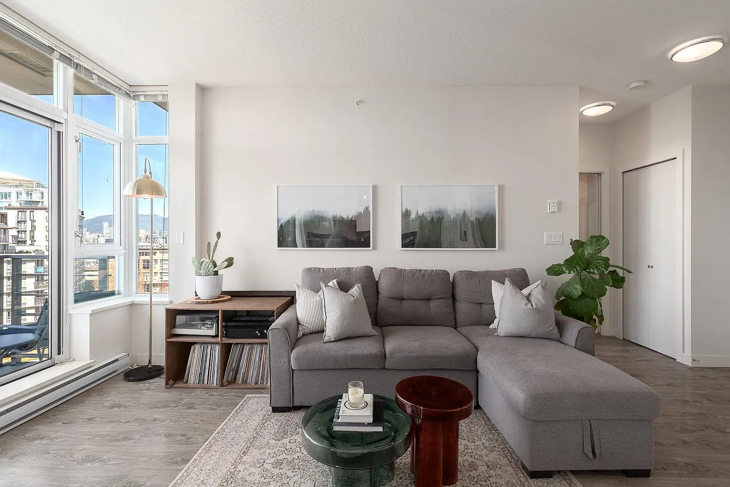 2788 Prince Edward St #906 photo 1