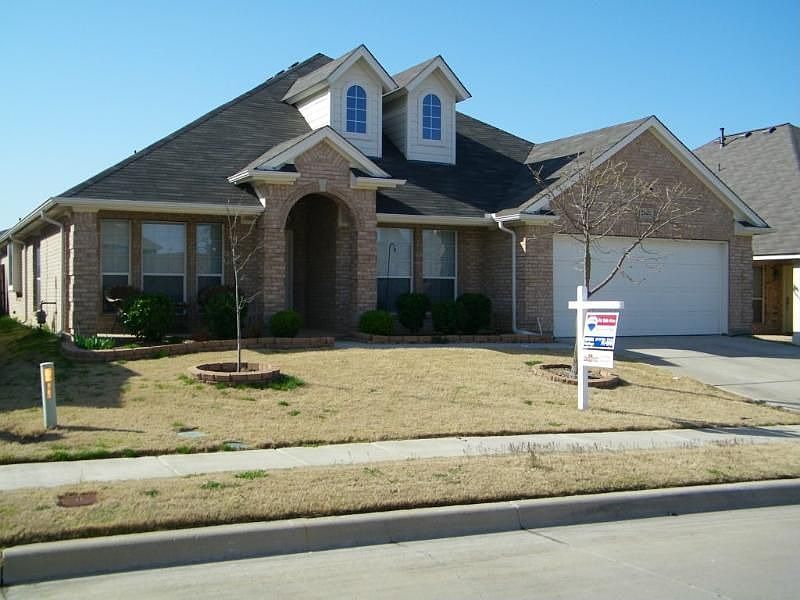 1st image of 2048 El Camino Dr