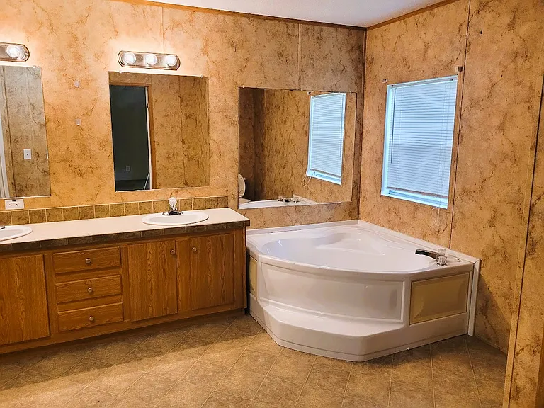 54 Cannon Dr — Photo 18