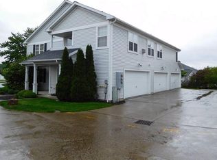 23312 Grist Mill Ct #20C, Olmsted Falls, OH 44138
