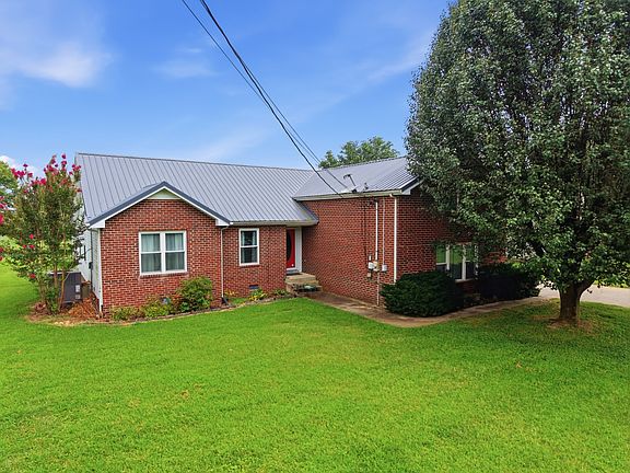 4th image of 1705 Hunt Ln