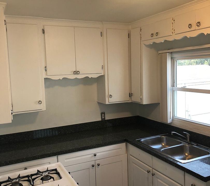 1st image of 822-24 42nd St #822