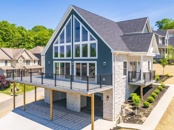 208 Greenview Dr, Morgantown, WV 26508