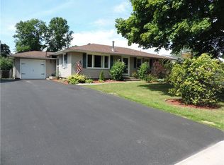 305 Ripplewood Dr, Rochester, NY 14616