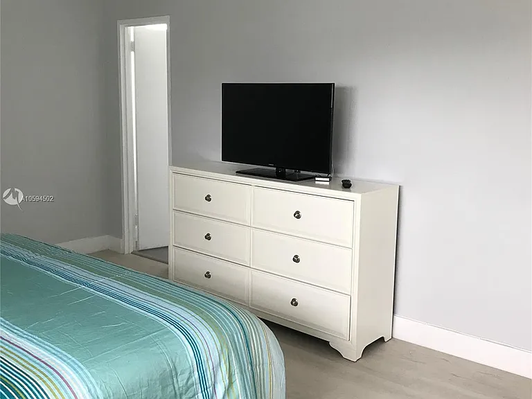 3801 S Ocean Dr #10V — Photo 8