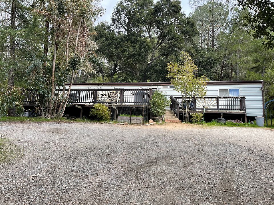 View of the front of the house from the driveway